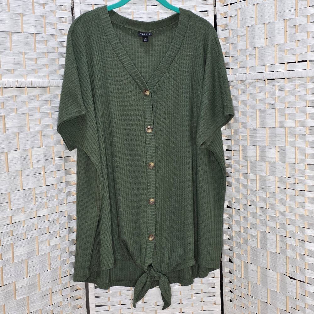 Torrid Textured Waffle Knit Top with tie front Size 3 Green Pre-loved